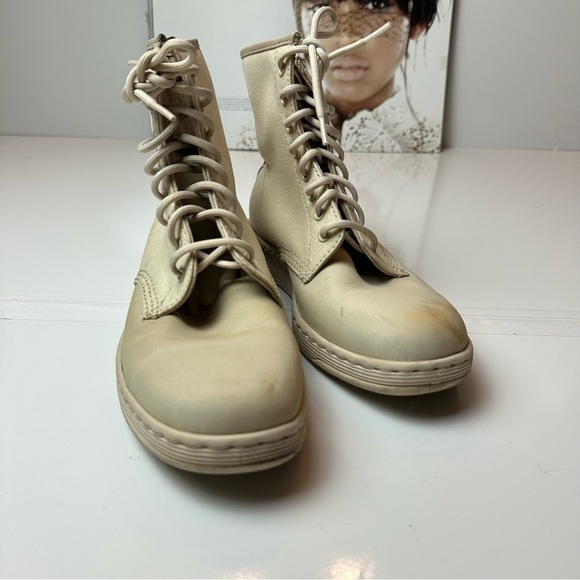 Y2K Dr. Martens Newton Combat Boots | Leather · Grunge / Utility Core - Picture 4 of 9